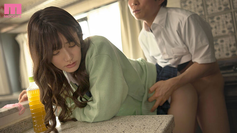 Nứng cặc khi thấy quần lót của em hàng xóm và cái kết được em cho đụ